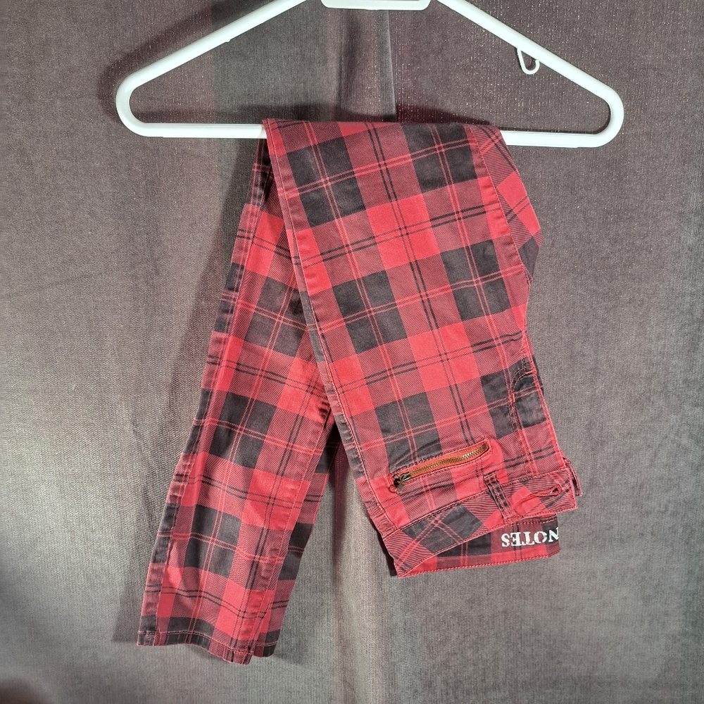Bluenotes Red Black Plaid Skinny Stretch Jeans w/ Zipper Accents No Pockets G 26